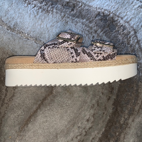 ‼️NWT! Clark’s Lana slide Sandal sold out online! - Picture 6 of 14